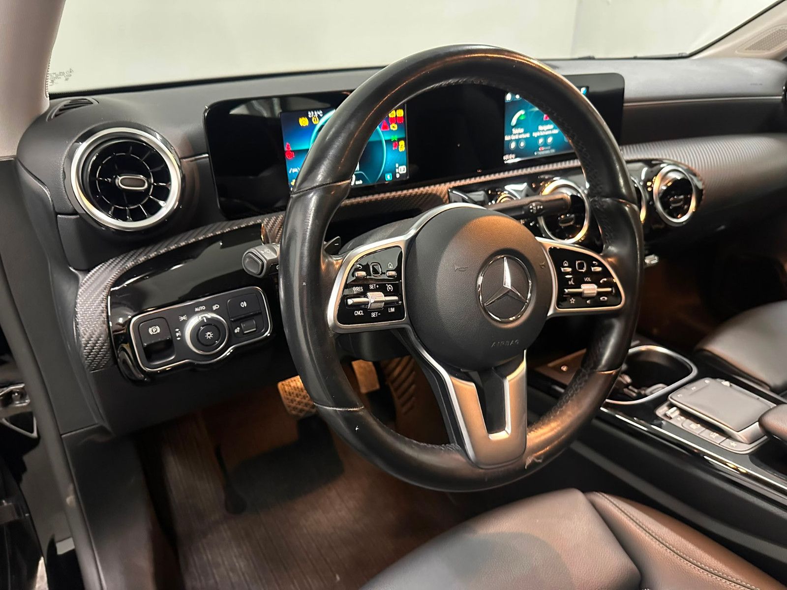 Fahrzeugabbildung Mercedes-Benz A 200 d Limousine NAVI*KLIMA*SH*TOTWI*SPURH*LED*