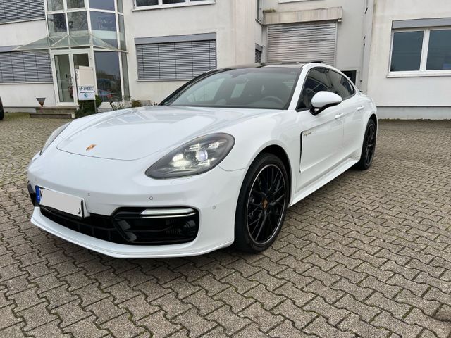 Porsche Panamera 4 E-Hybrid Voll