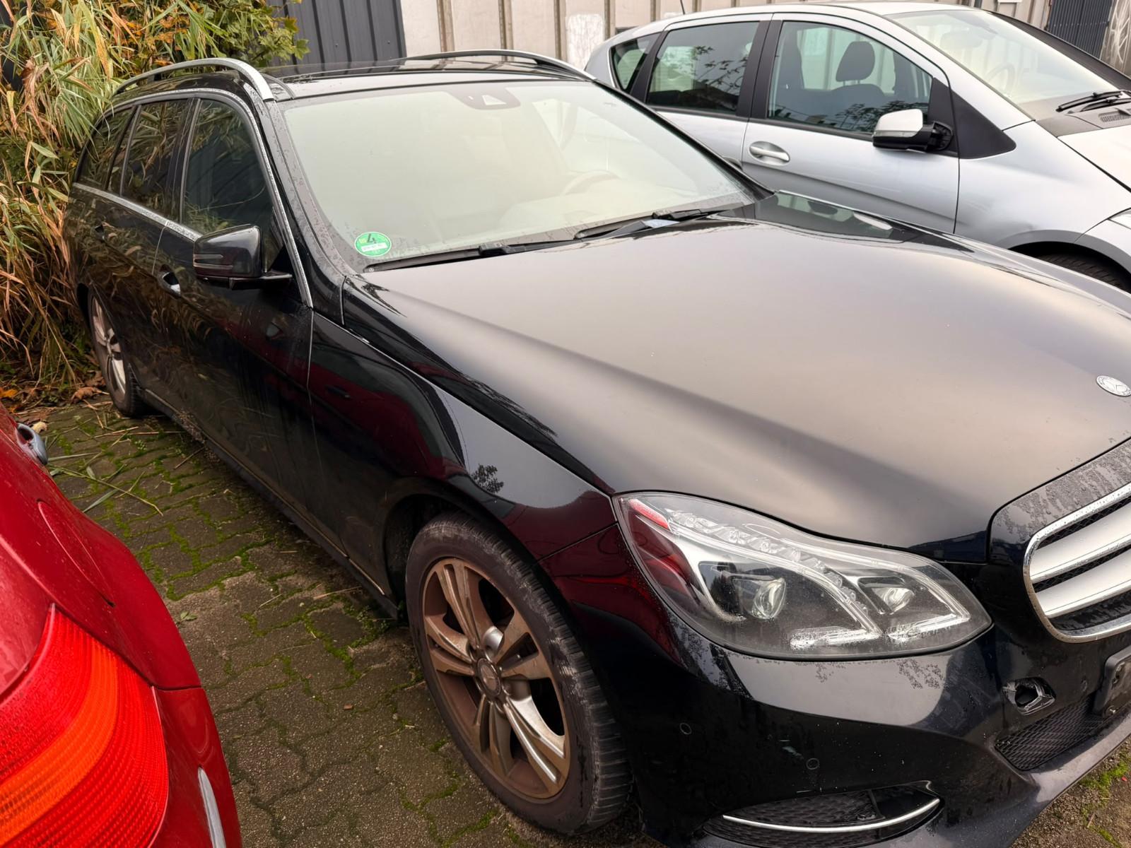 Mercedes-Benz E220 2014 — rear view