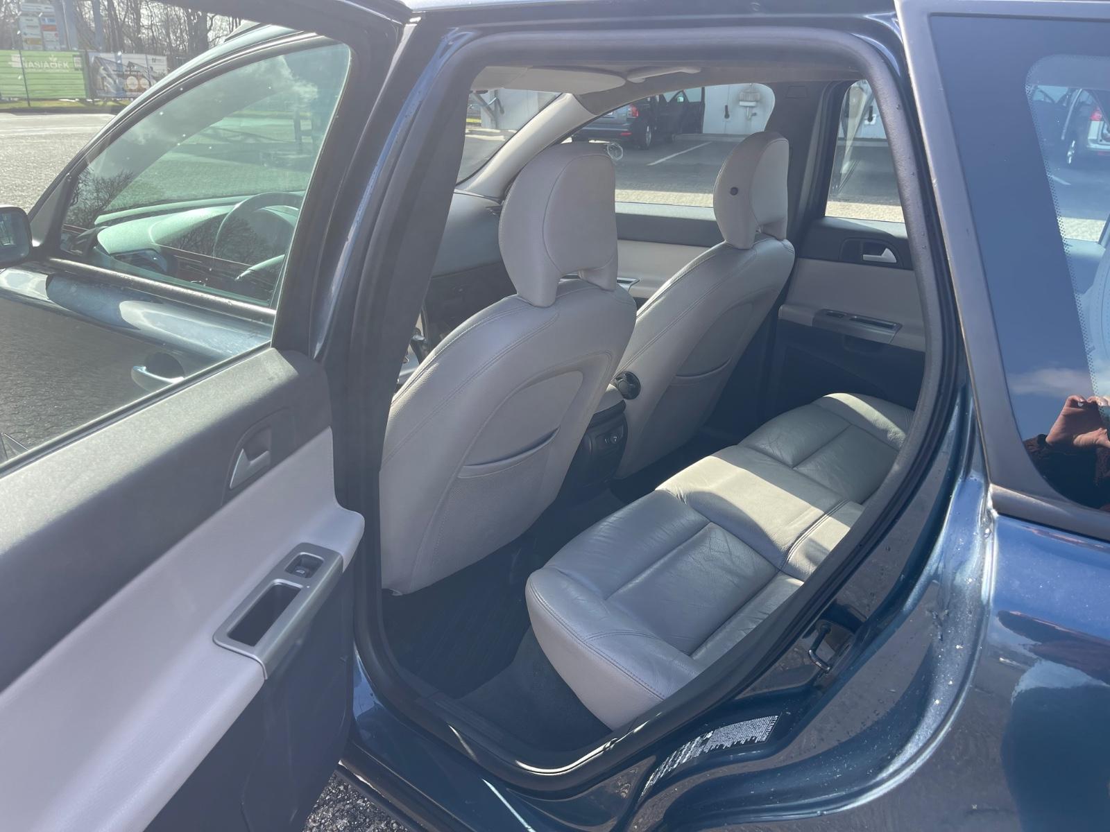 Volvo V50 2004 — photo 15