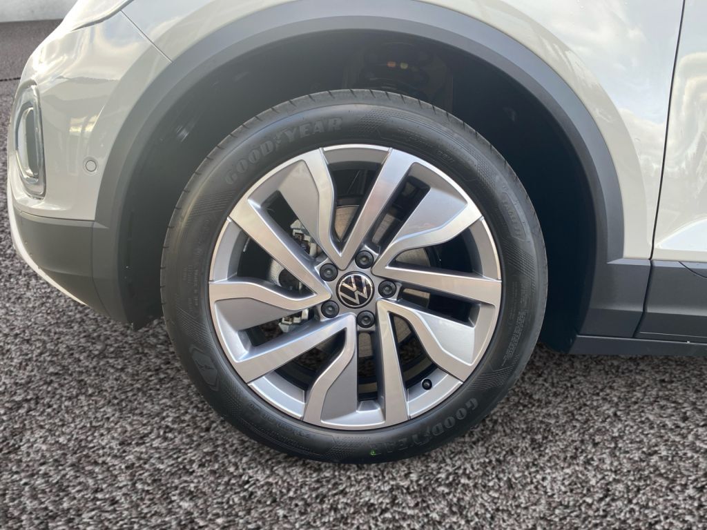 Fahrzeugabbildung Volkswagen T-Roc 1.5 TSI OPF DSG GOAL