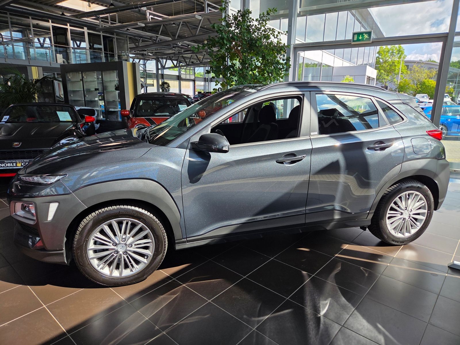 Fahrzeugabbildung Hyundai KONA Trend 2WD KLIMA LED NAV SHZ ALU