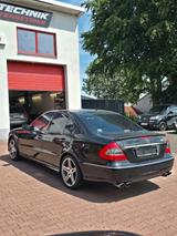 Mercedes-Benz E 63 AMG BITTE LESEN, SCHÖNES FAHRZEUG, KEIN TÜV - Mercedes-Benz E 63 AMG bis 25.000 Euro