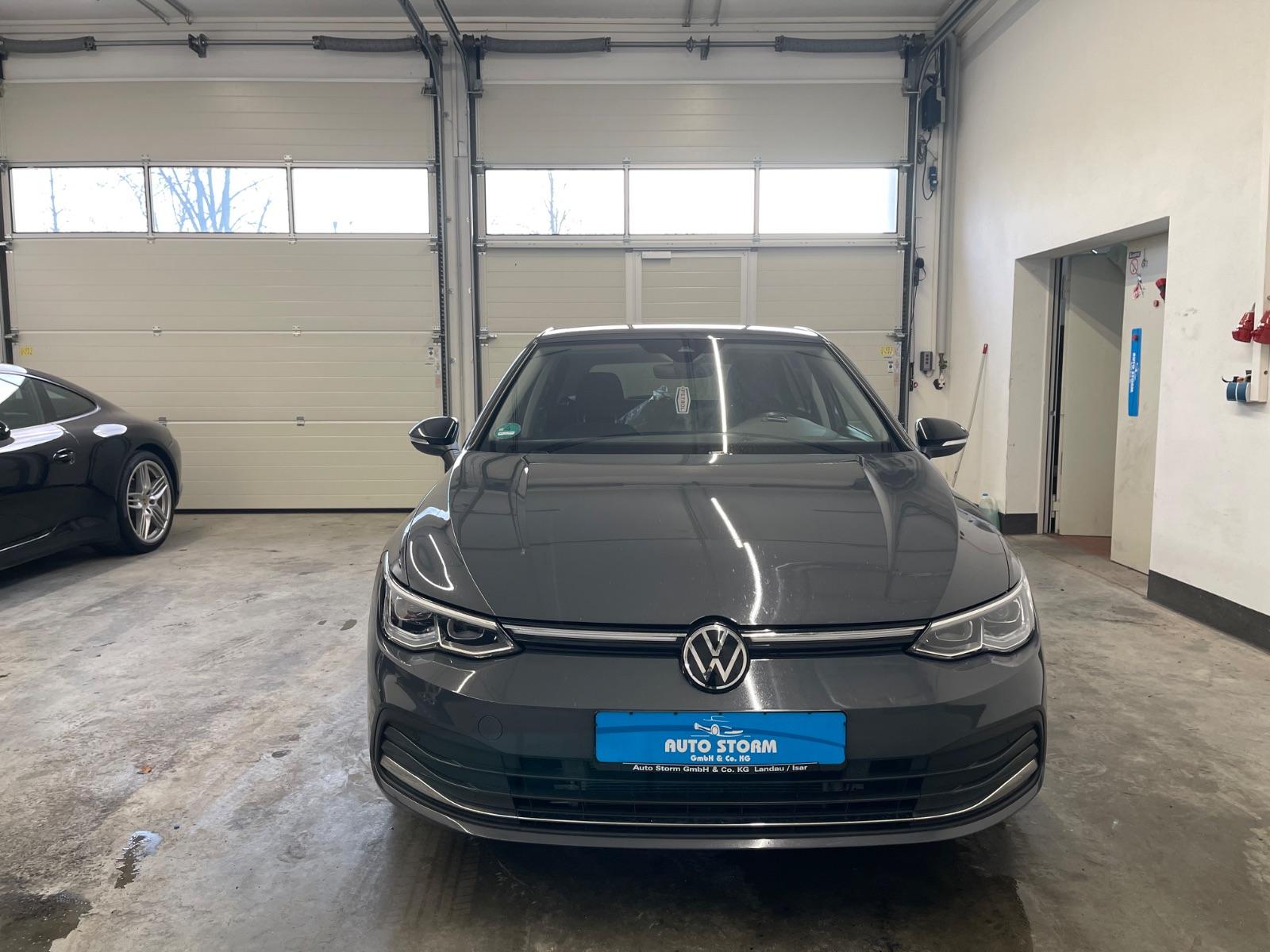 Volkswagen Golf VIII 2.0 TDI Active*1-Ha*LED*Kam*AHK*ACC* A