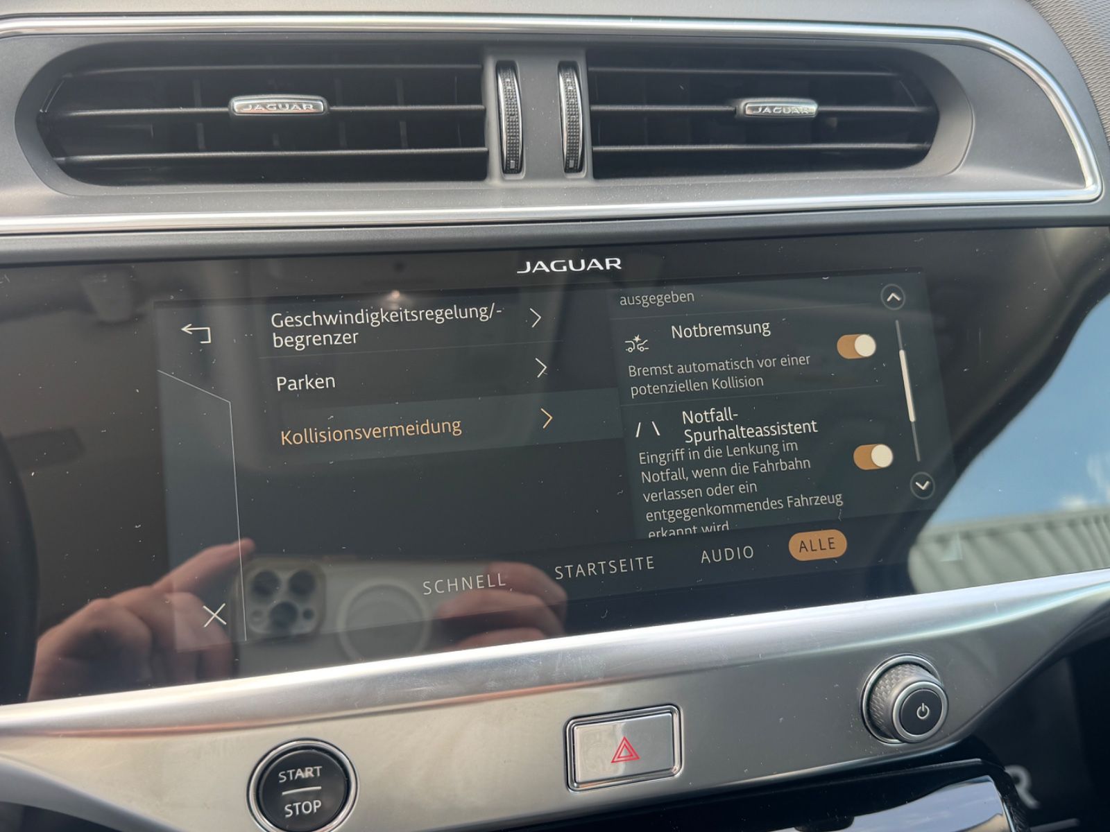 Fahrzeugabbildung Jaguar I-PACE 400 AWD/Black-Pack/CarPlay/MERIDIAN/89,6%