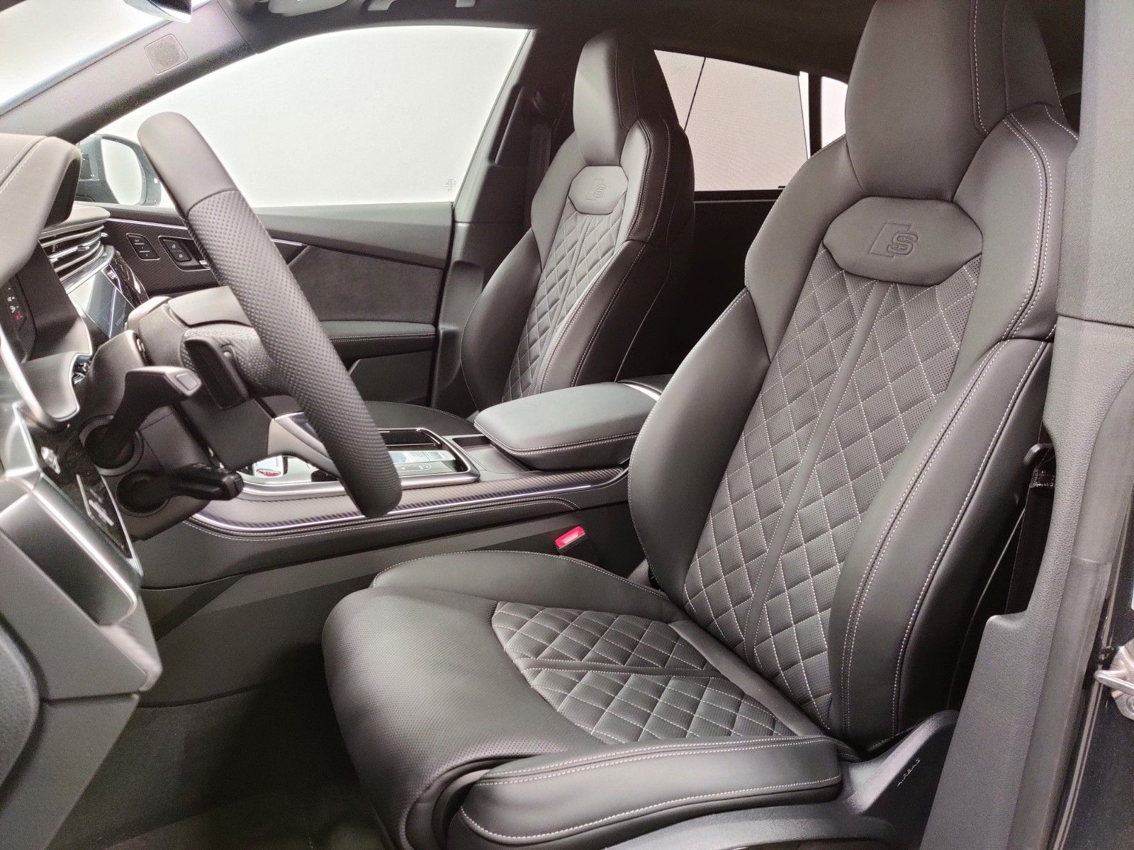Audi SQ8 - Bild 12
