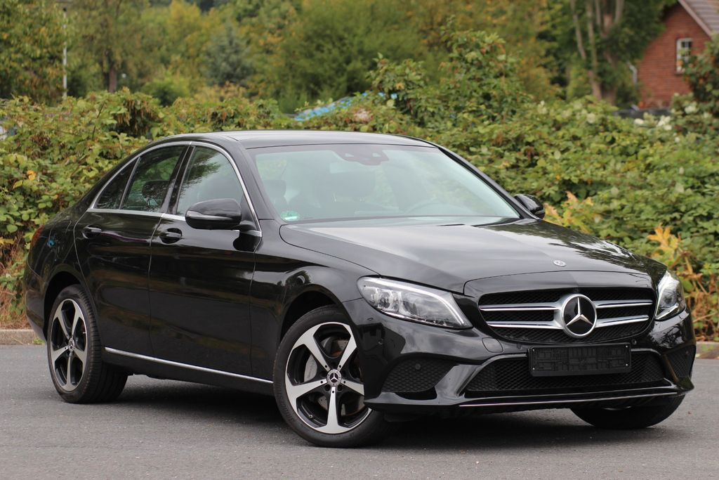 Image of Mercedes-Benz C 400