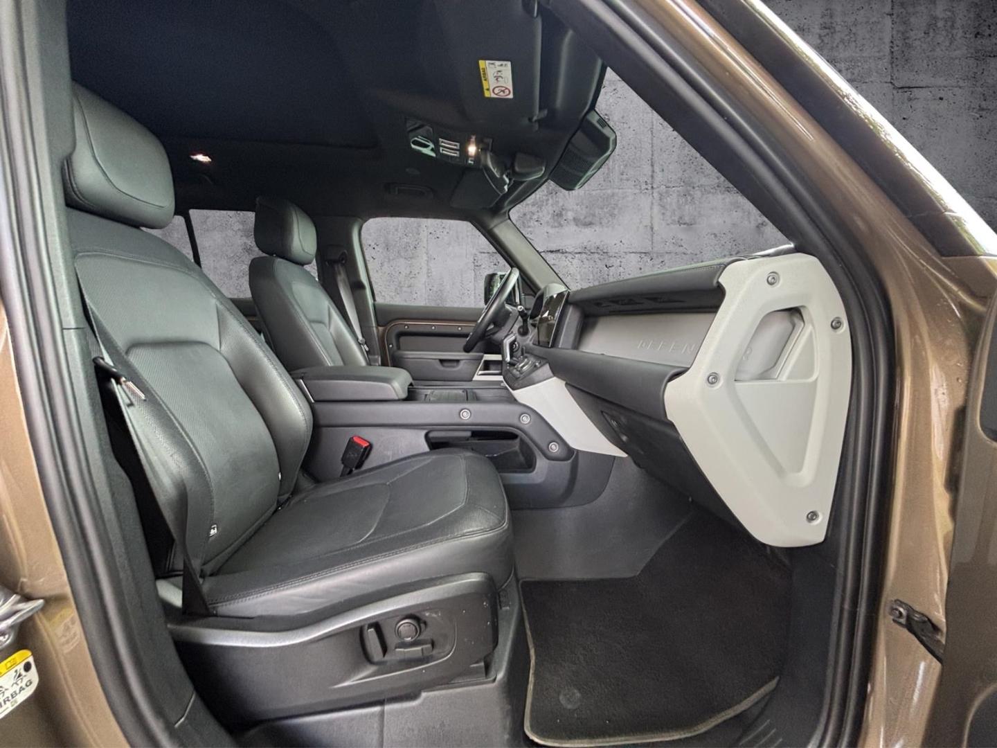 Land Rover Defender 110 D300 X-Dynamic HSE Black Paket Alu2