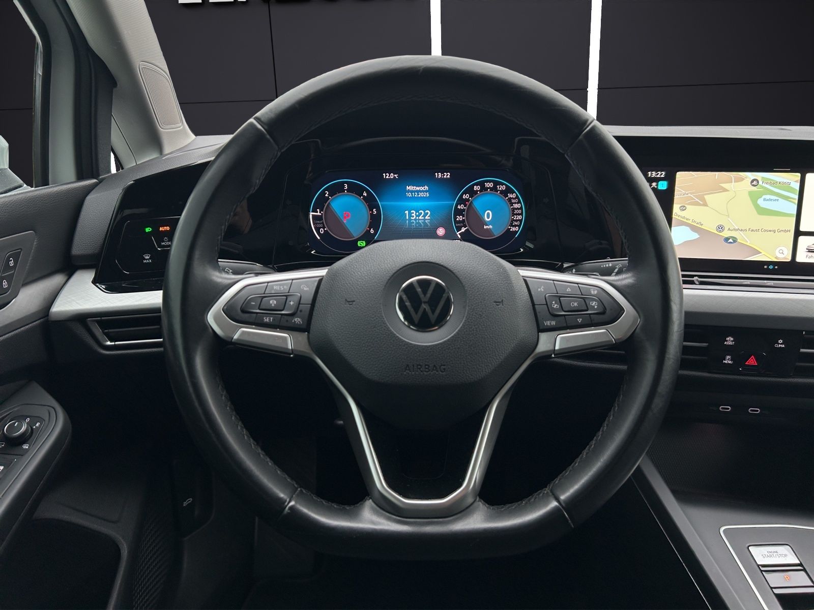 Fahrzeugabbildung Volkswagen Golf VIII Variant Business TDI DSG LED ACC SHZ P