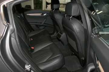 Fahrzeugabbildung Maserati Ghibli 3.0 V6 Diesel Automatik Premium Paket