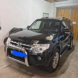 Mitsubishi Pajero 3,2 DI-D 4WD Plus Automatik Plus - Mitsubishi Pajero von privat