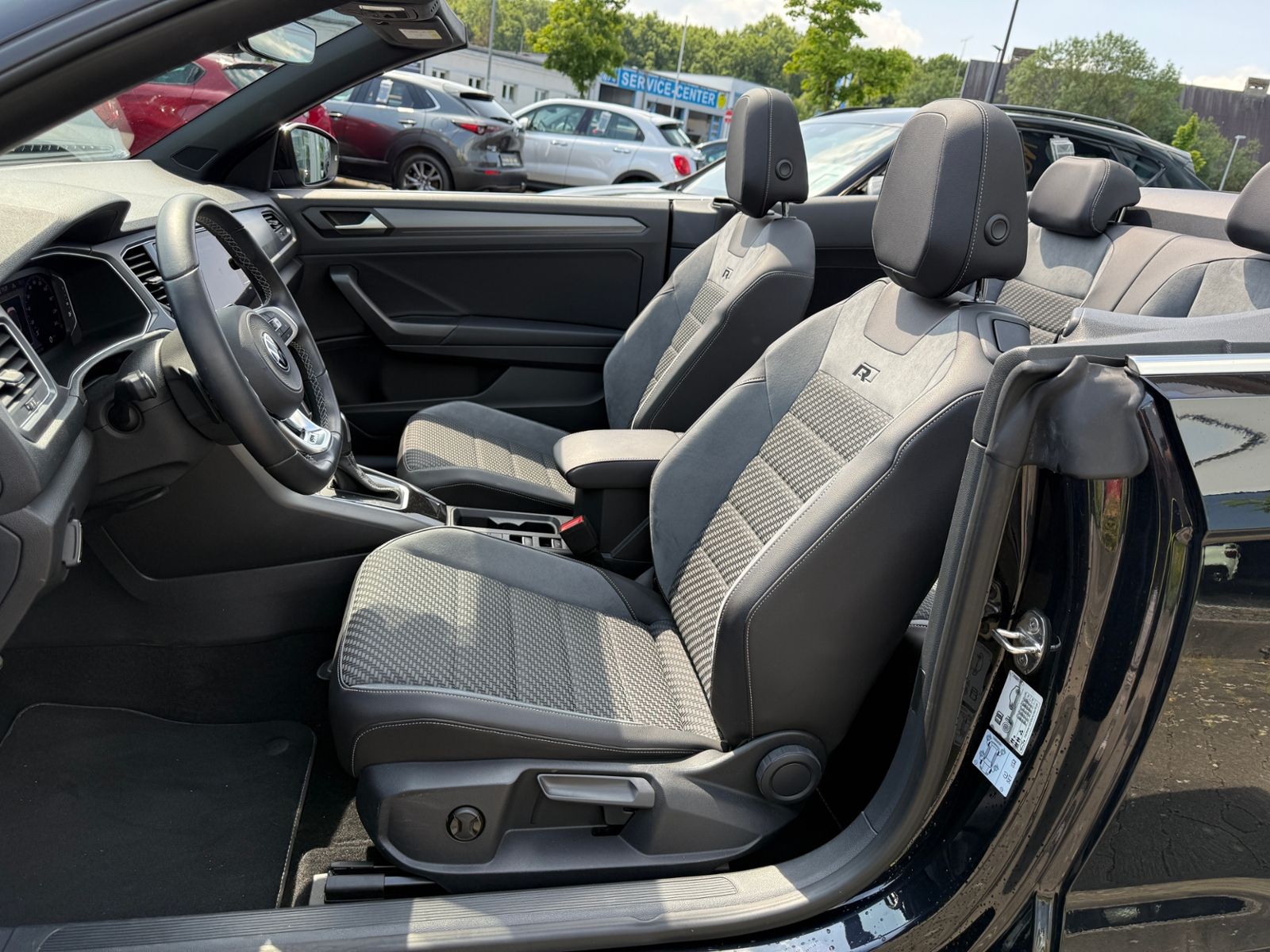 Fahrzeugabbildung Volkswagen T-Roc Cabriolet R-Line AHK LED NAVI ALU