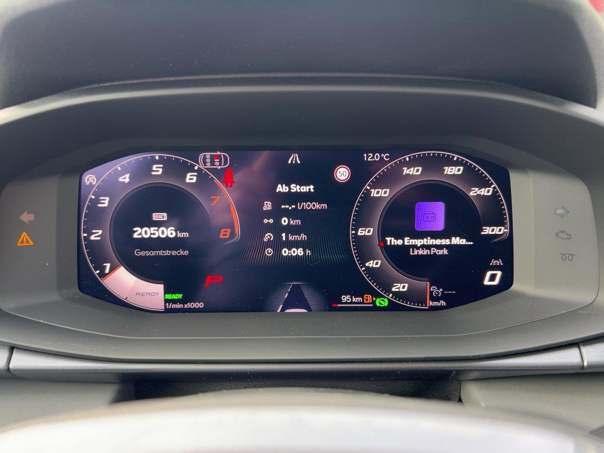 Cupra Terramar 1.5 eTSI DSG MATRIX+AHK+ACC+HUD+PANO+36