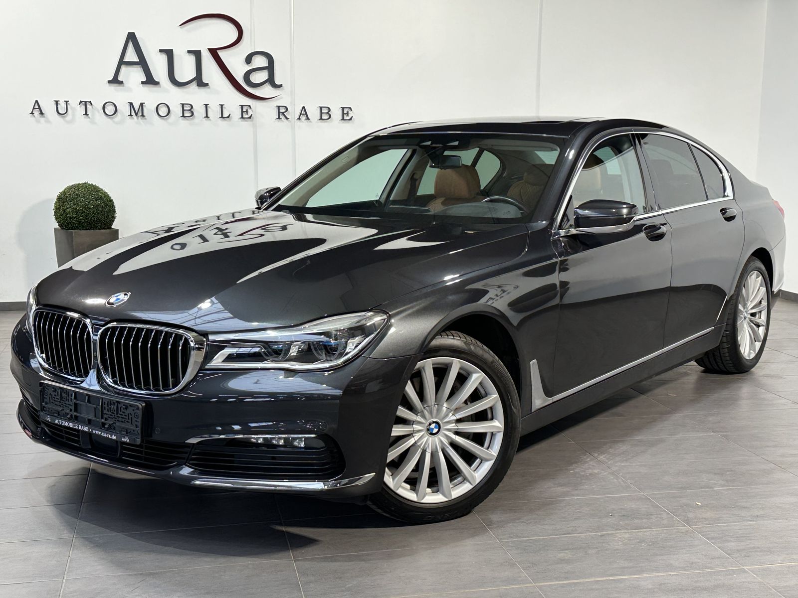 Fahrzeugabbildung BMW 730d NAV+LED+360°+HEADUP+ACC+H&K+GLASDACH+VCOCKP