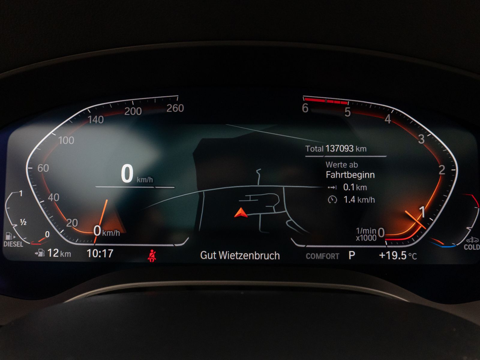 Fahrzeugabbildung BMW 530d LuxuryLine Panorama Kamera HiFi AHK Komfort