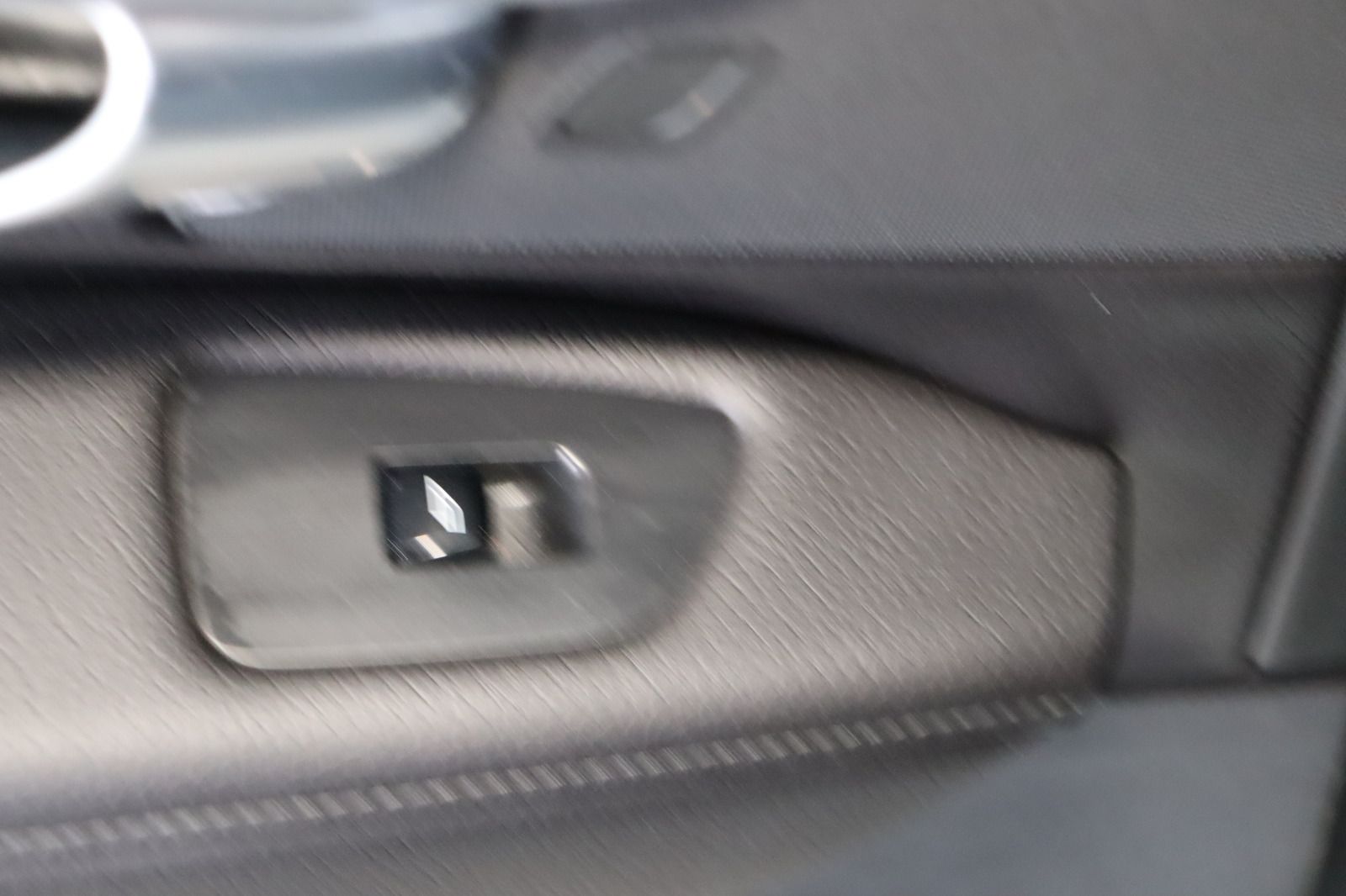 Fahrzeugabbildung Volvo V90 Kombi * HUD * Keyless * Limited Edition Mome