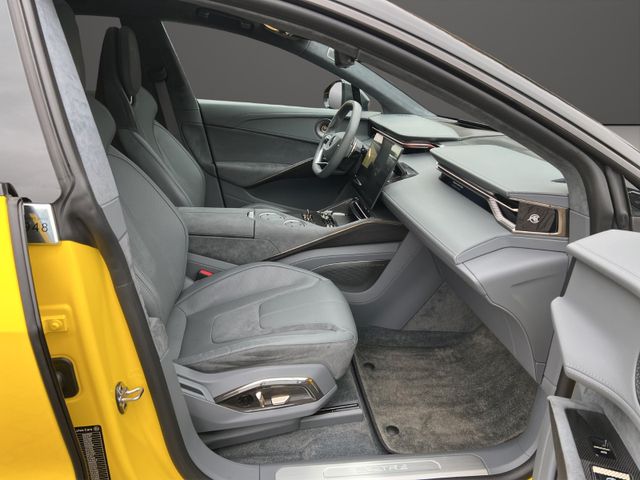 Fahrzeugabbildung Lotus Eletre R KEF  Glasdach Carbon