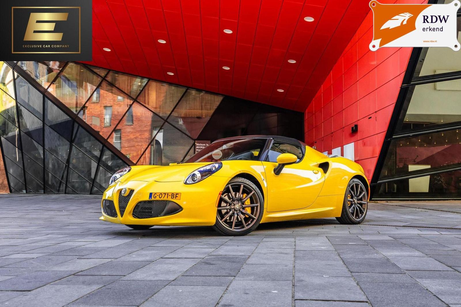 Alfa Romeo 4C Spider 1750TBI TCT | Giallo Prototipo | Carbo