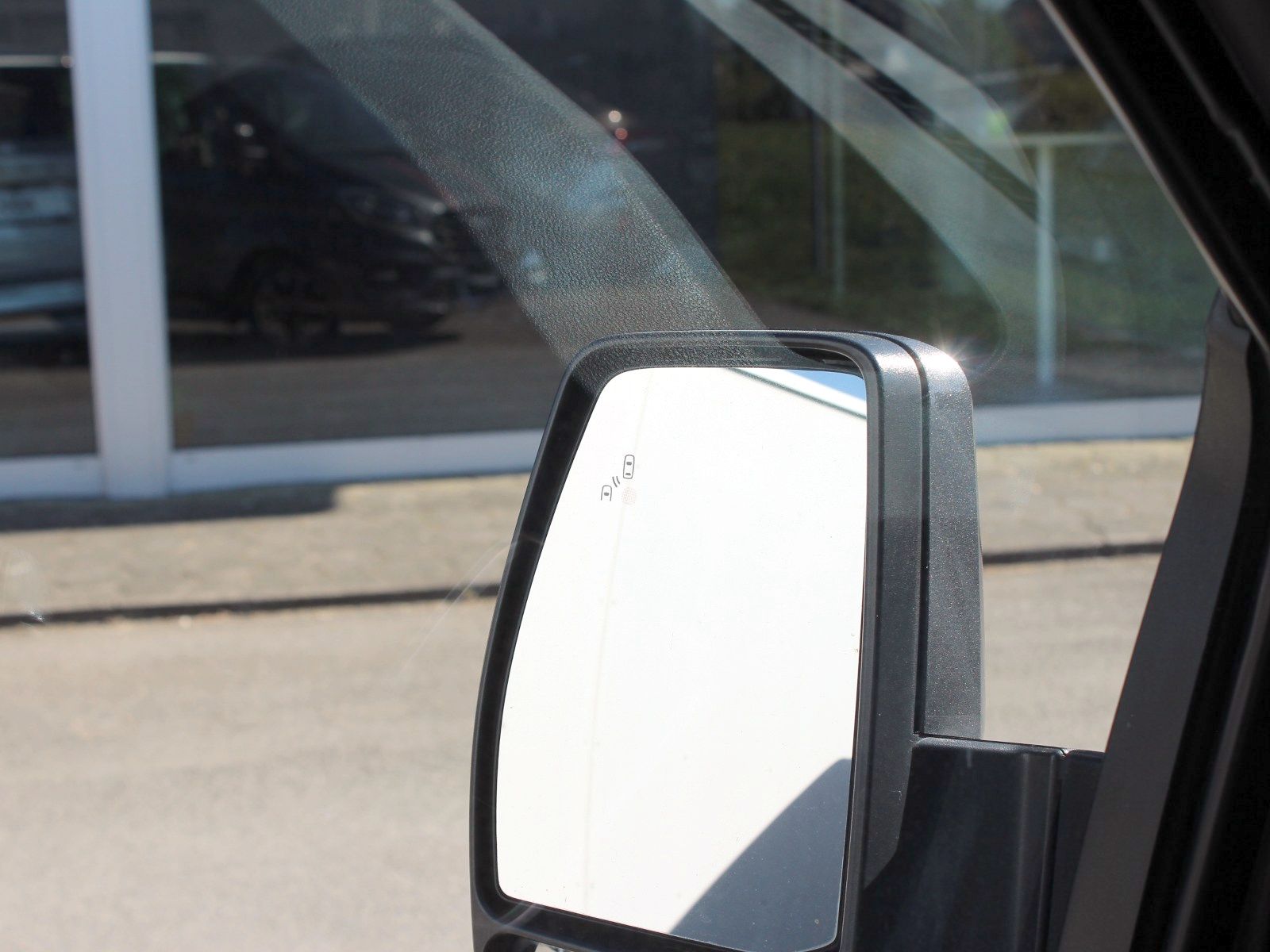 Fahrzeugabbildung Ford Transit Custom 320 L1 Sport 2,0 TDCi
