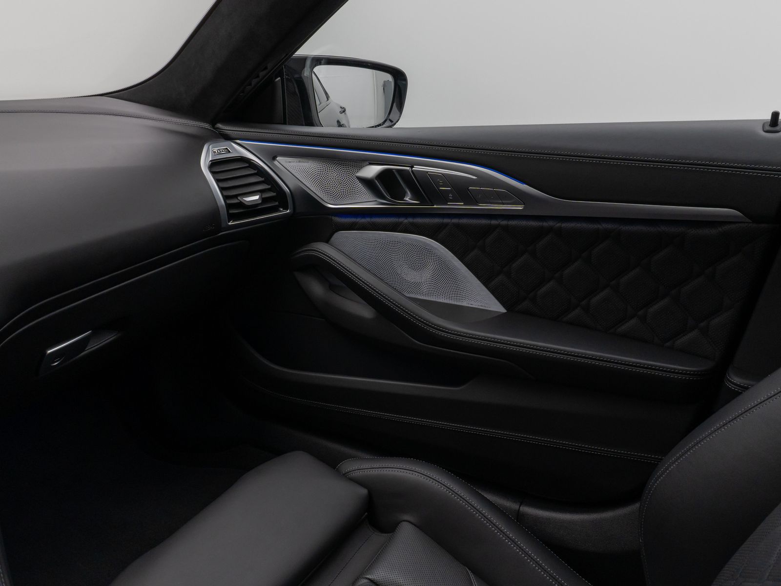 Fahrzeugabbildung BMW M8 Competition xD Gran Coupé SoftCL 360°TV Laser