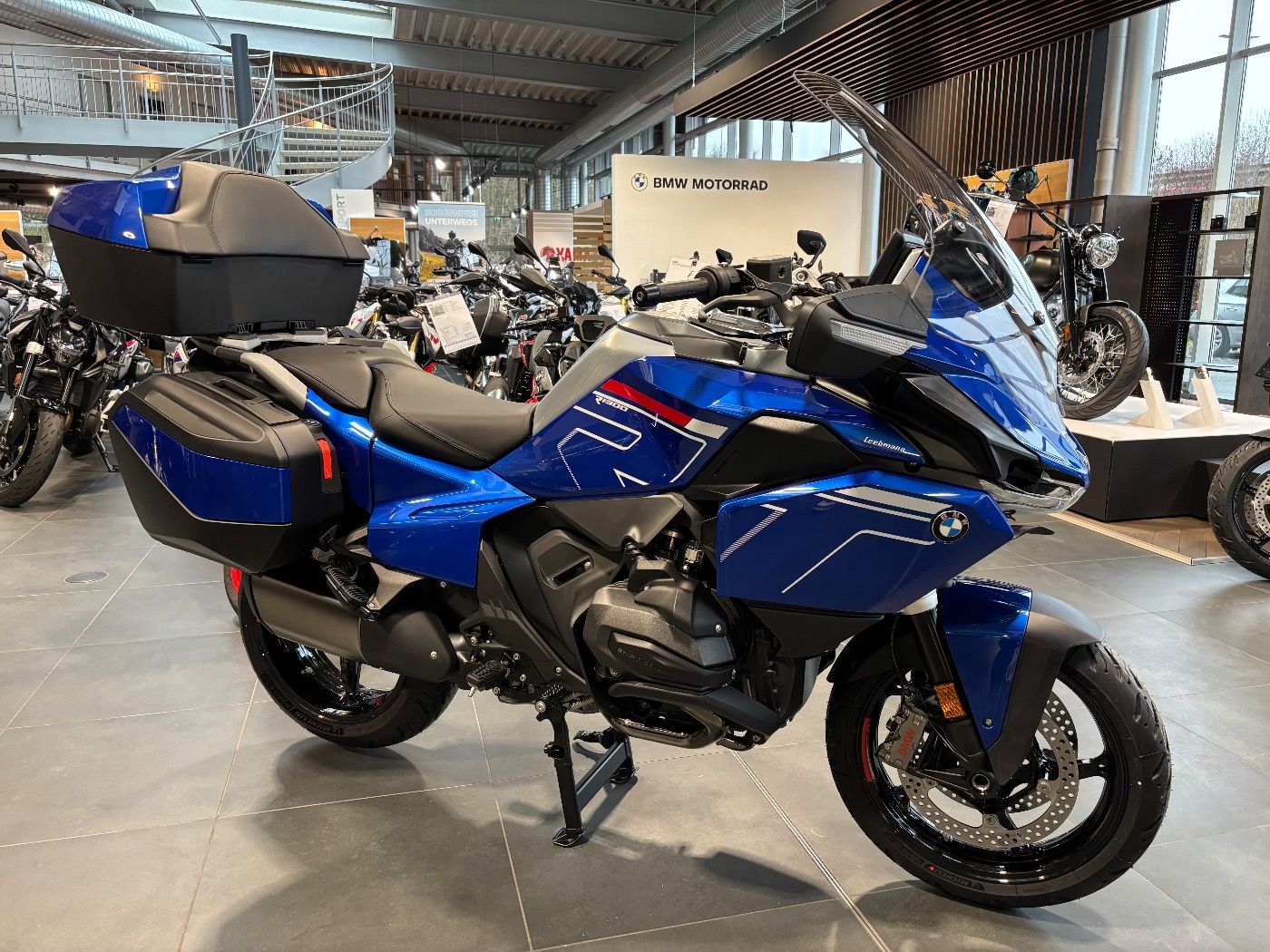Fahrzeugabbildung BMW R 1300 RT 4 Pakete ASA