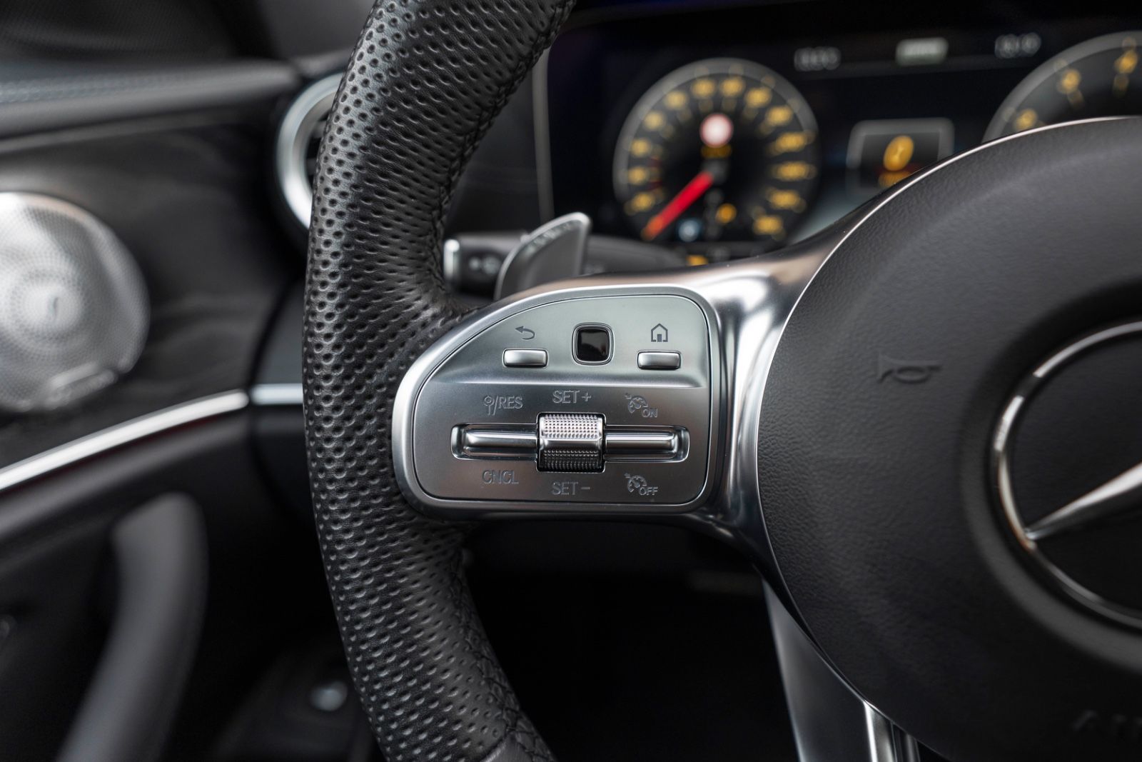 Fahrzeugabbildung Mercedes-Benz E 53 AMG 4Matic+ 360° BURMESTER MBEAM LED TOTW