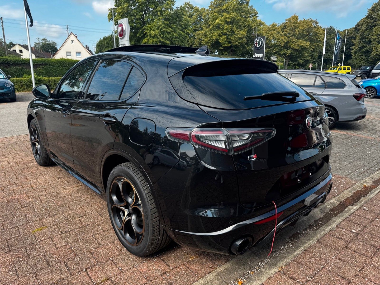 Fahrzeugabbildung Alfa Romeo Stelvio 2.2 Diesel Intensa Glasdach Memory Navi