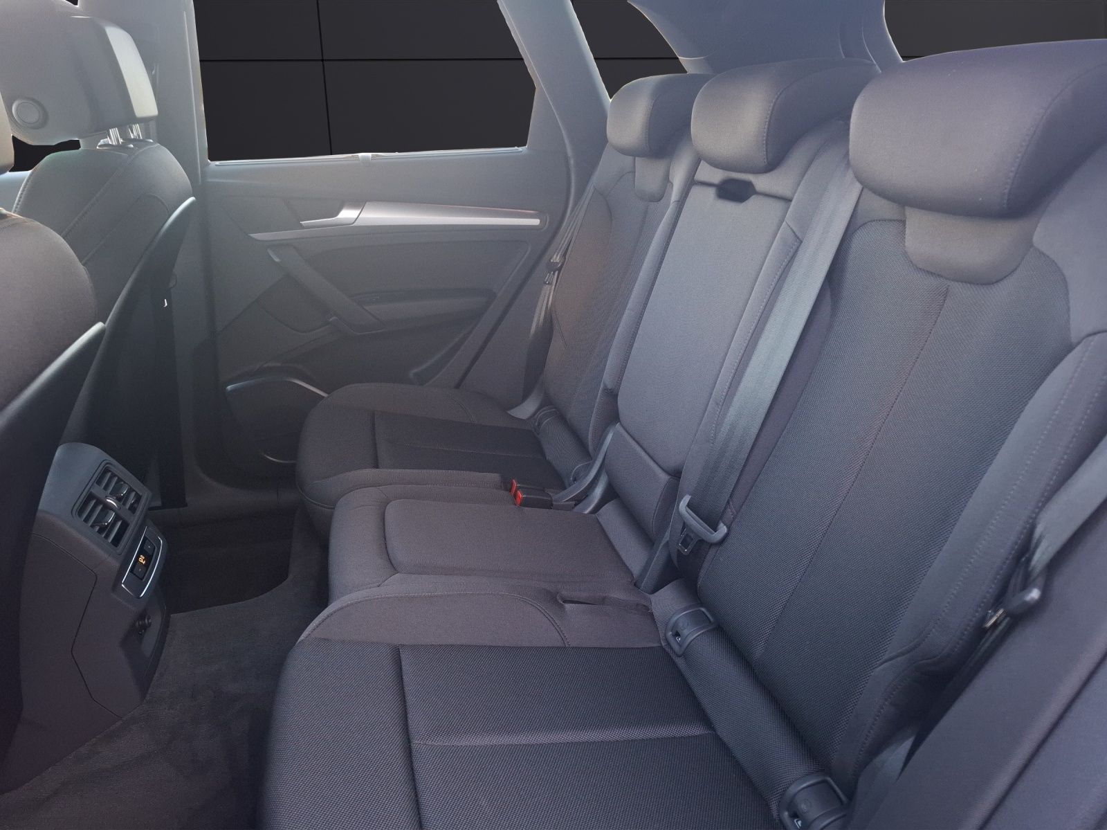 Fahrzeugabbildung Audi Q5 50 TDI quattro S-line Matrix AHK Navi AVC RFK