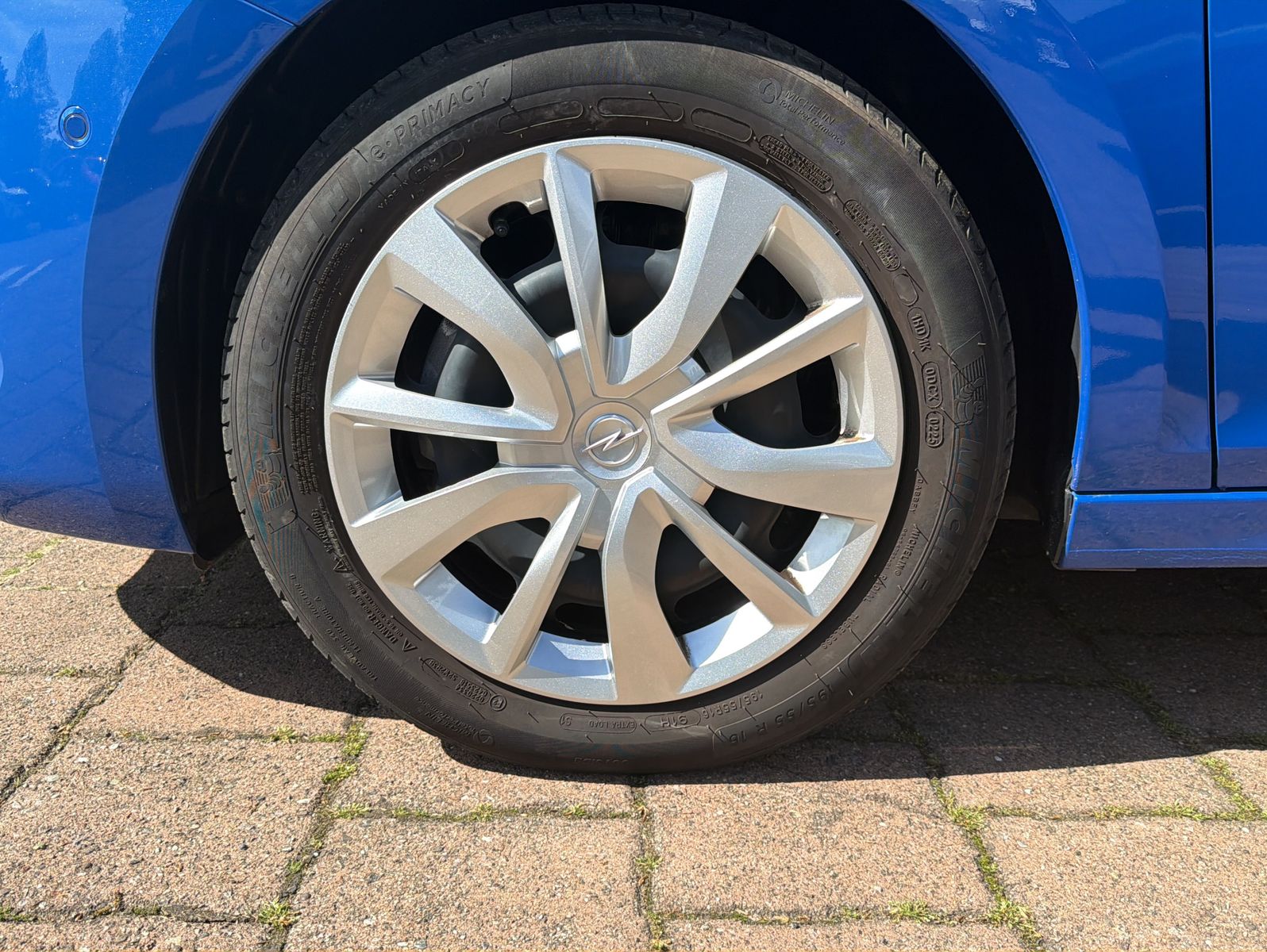 Fahrzeugabbildung Opel Corsa Tech-Paket / Automatik