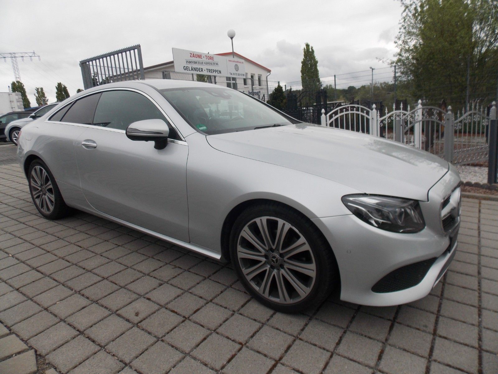 MERCEDES-BENZ E 200 Coupe Avantgarde/360°/Keyless/Softclose