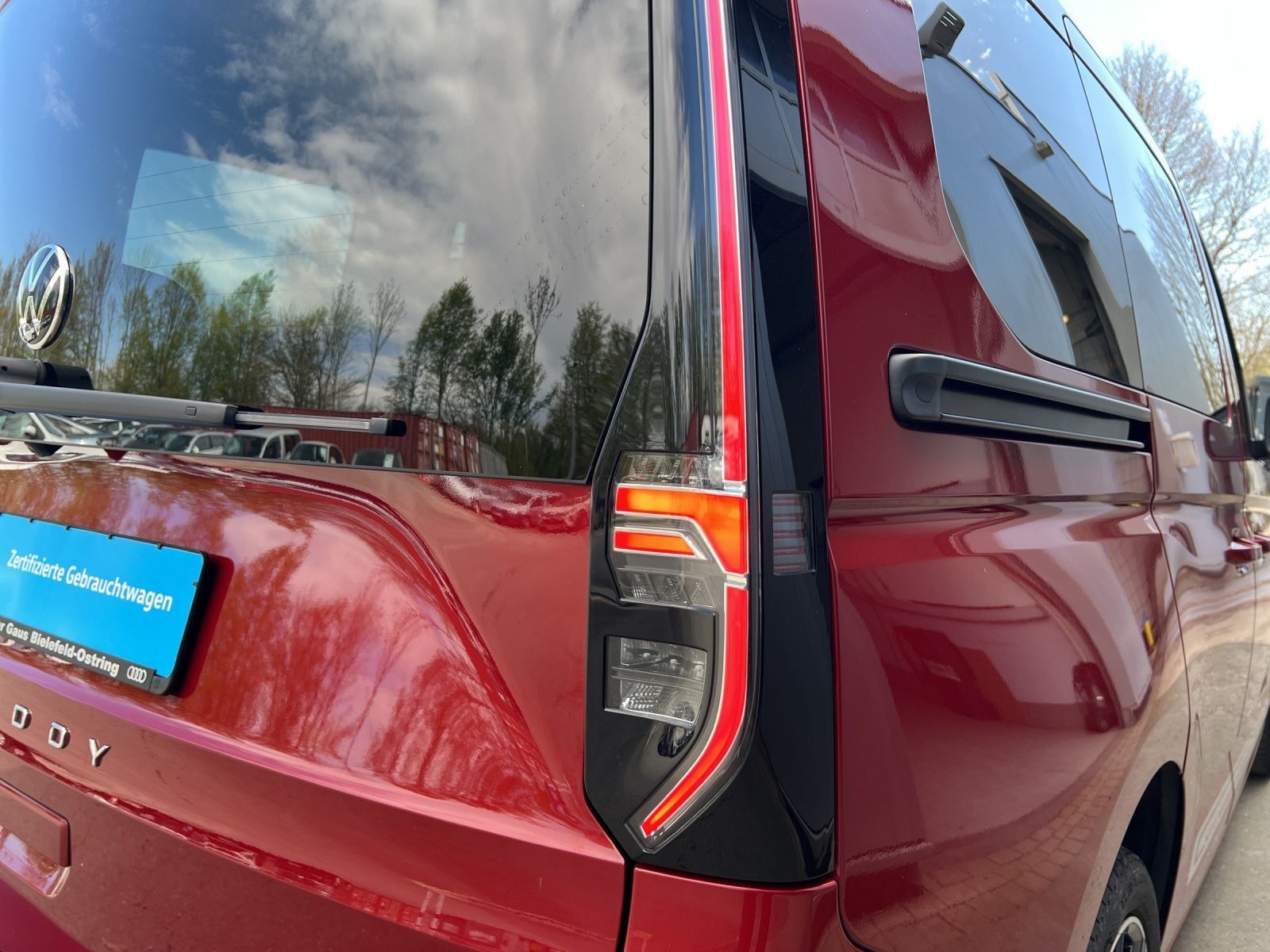 Caddy Move 2.0 TDI AHK*Navi*Pano*ACC*Kamera