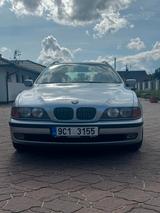BMW 540i A Touring - - silberne BMW 540