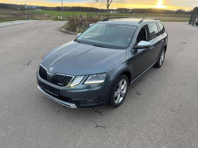 Skoda Octavia Combi Scout 4x4 *Xenon*Navi*SHZ*AHK*