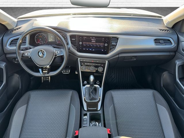 Fahrzeugabbildung Volkswagen T-ROC Active 1.5 TSI DSG KLIMA LED ALU