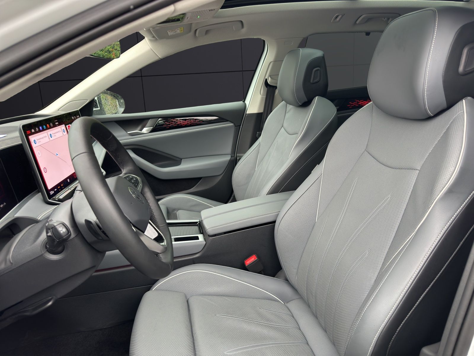 Fahrzeugabbildung Volkswagen Passat TDI Elegance DSG Matrix Standhzg AHK Navi