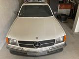 Mercedes-Benz SE 280 - Mercedes S 280 mit Schiebedach