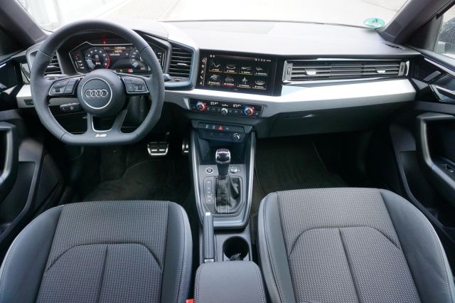 A1 30 TFSI Allstreet Alu 18 RFK LED S-Line Int.