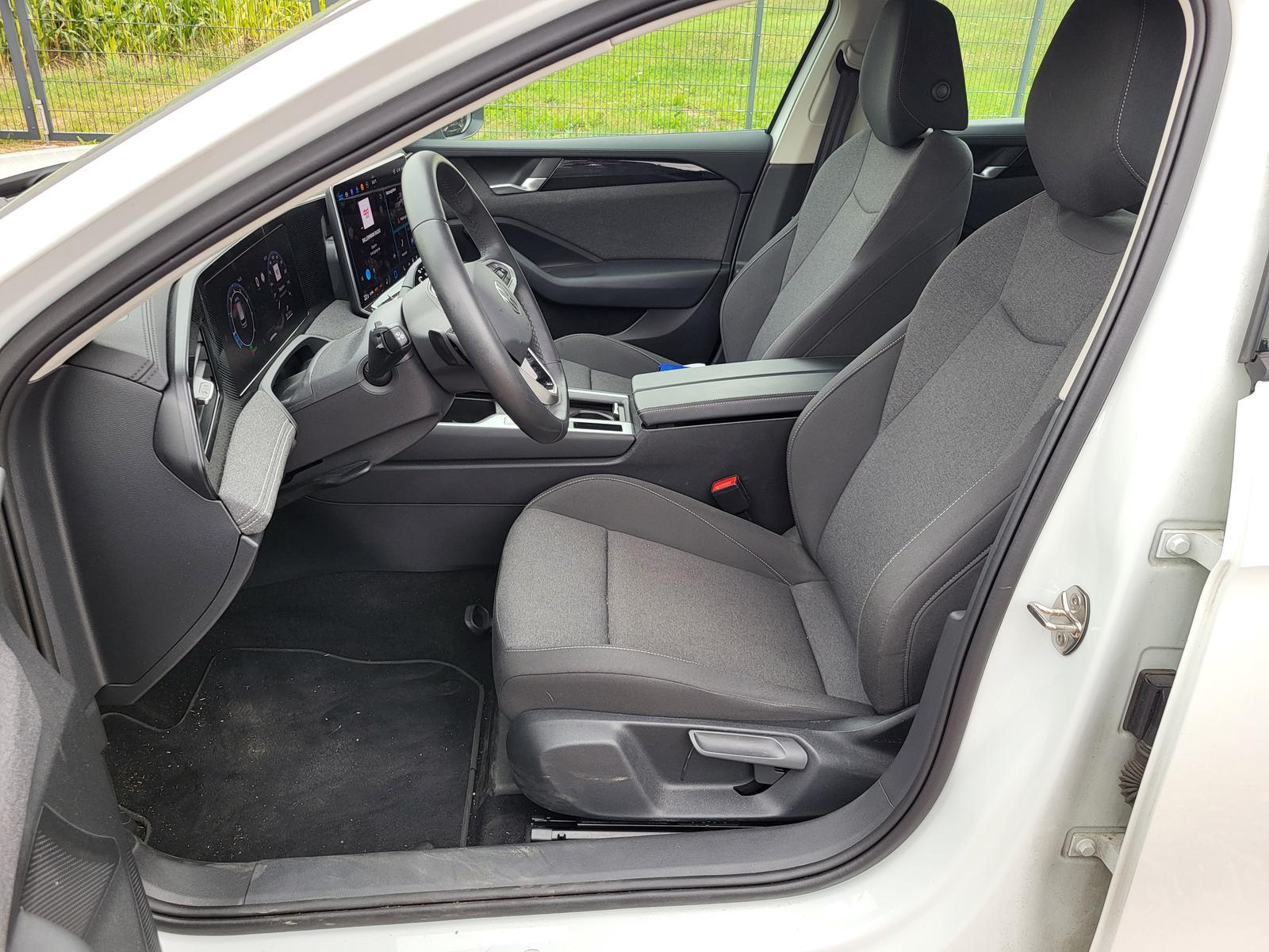Volkswagen Passat 1.5 eTSI DSG ACC LED Winter App, миниатюра 8