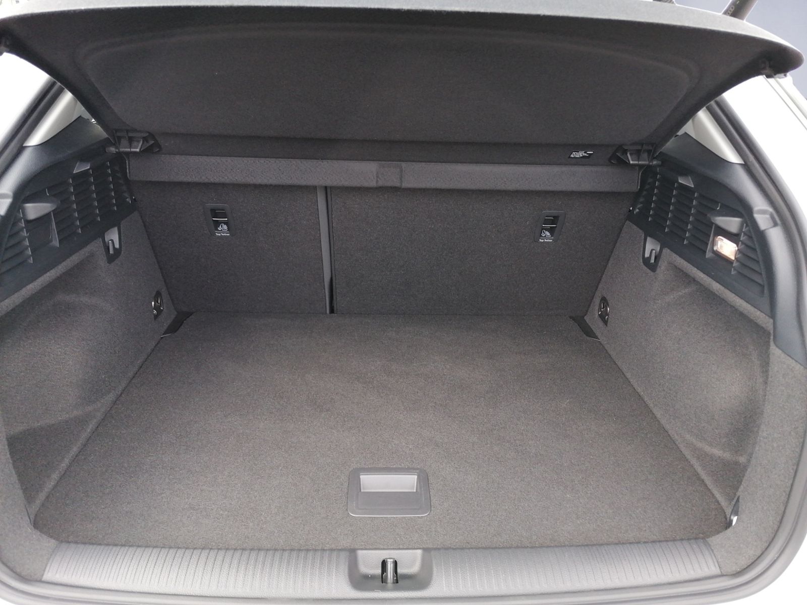 Q2 35 TFSI S tronic S Line LED+NAVI+SHZG+