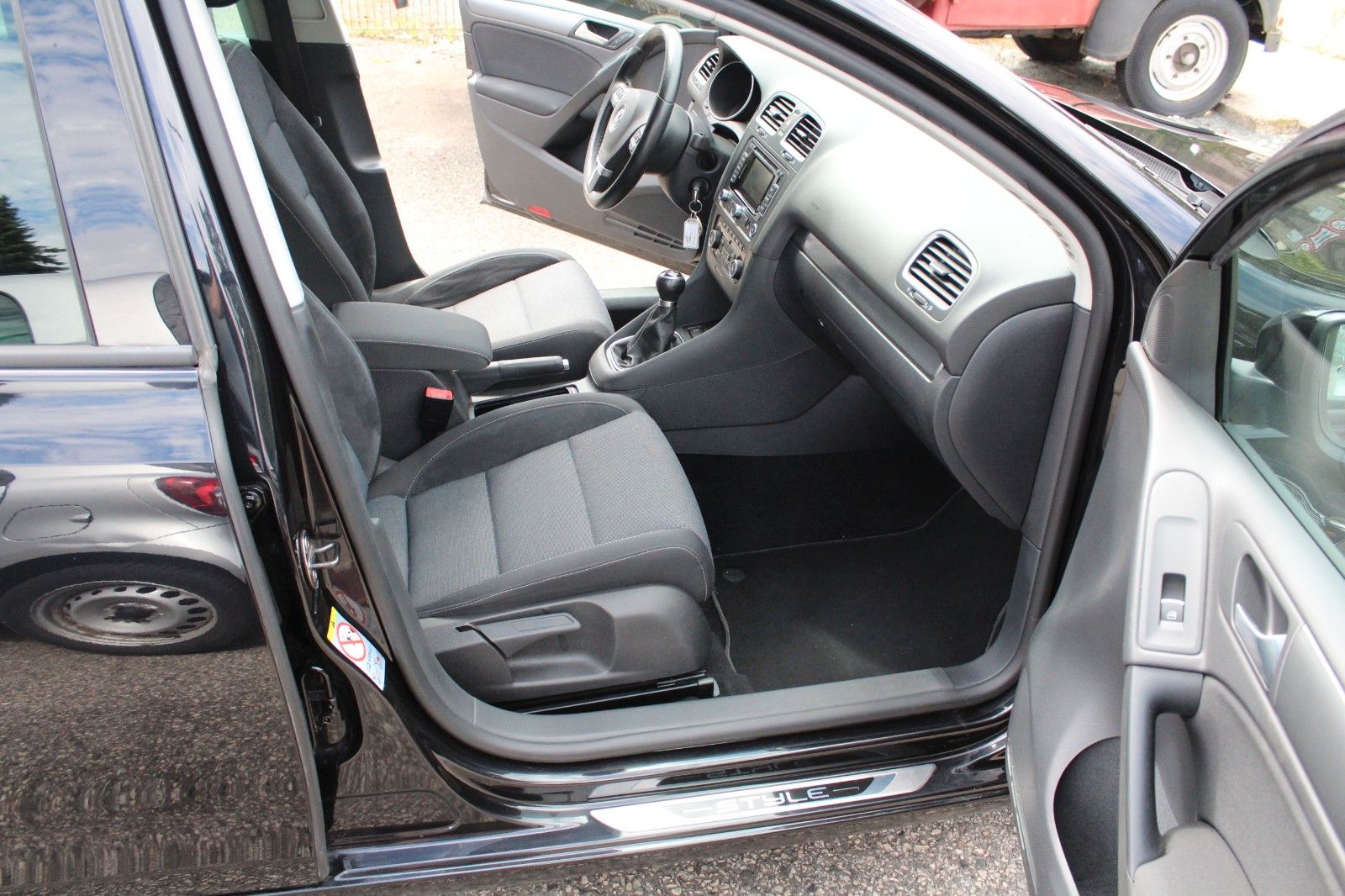 Golf VI 4 -Türen 1,6 TDI Style, Bestzustand!