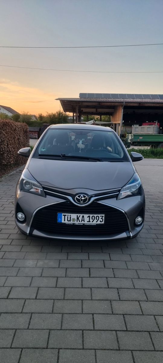 TOYOTA Yaris