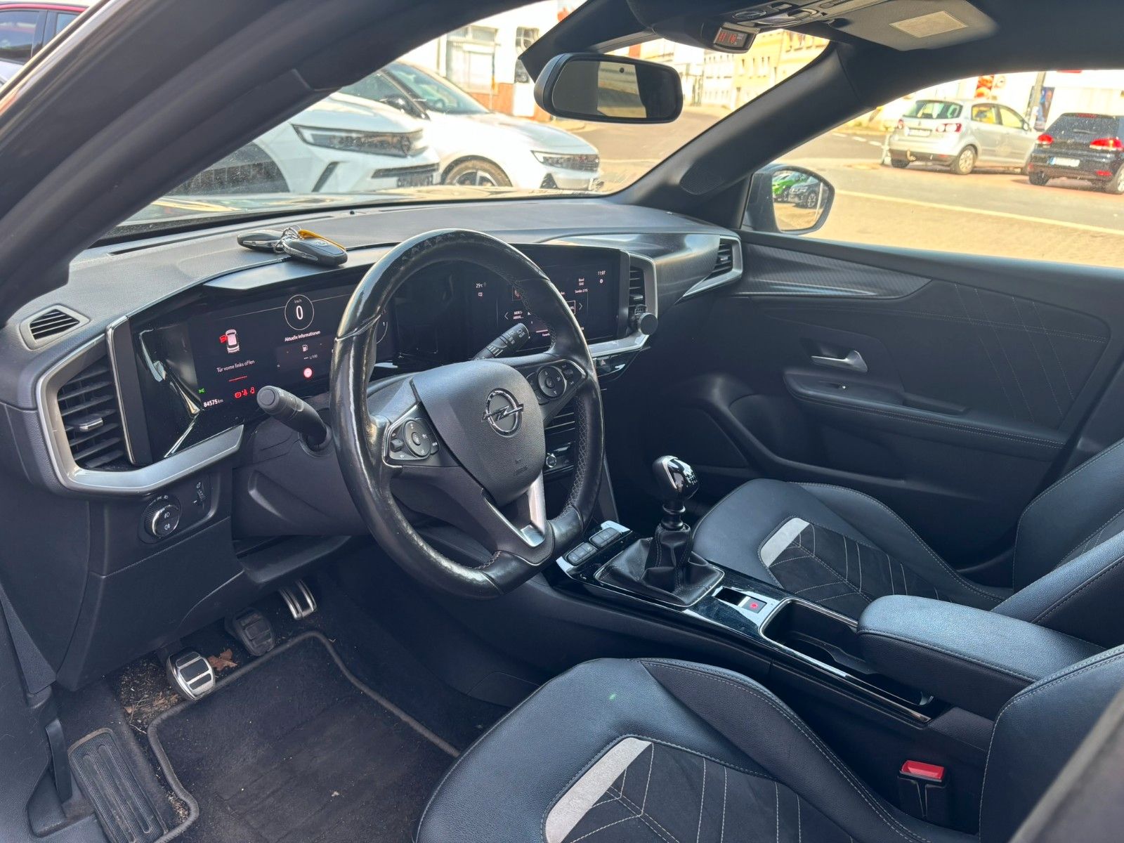Fahrzeugabbildung Opel Mokka 1.2 Ultimate AHK/NAVI/SHZ/KAMERA/ACC/18"AL