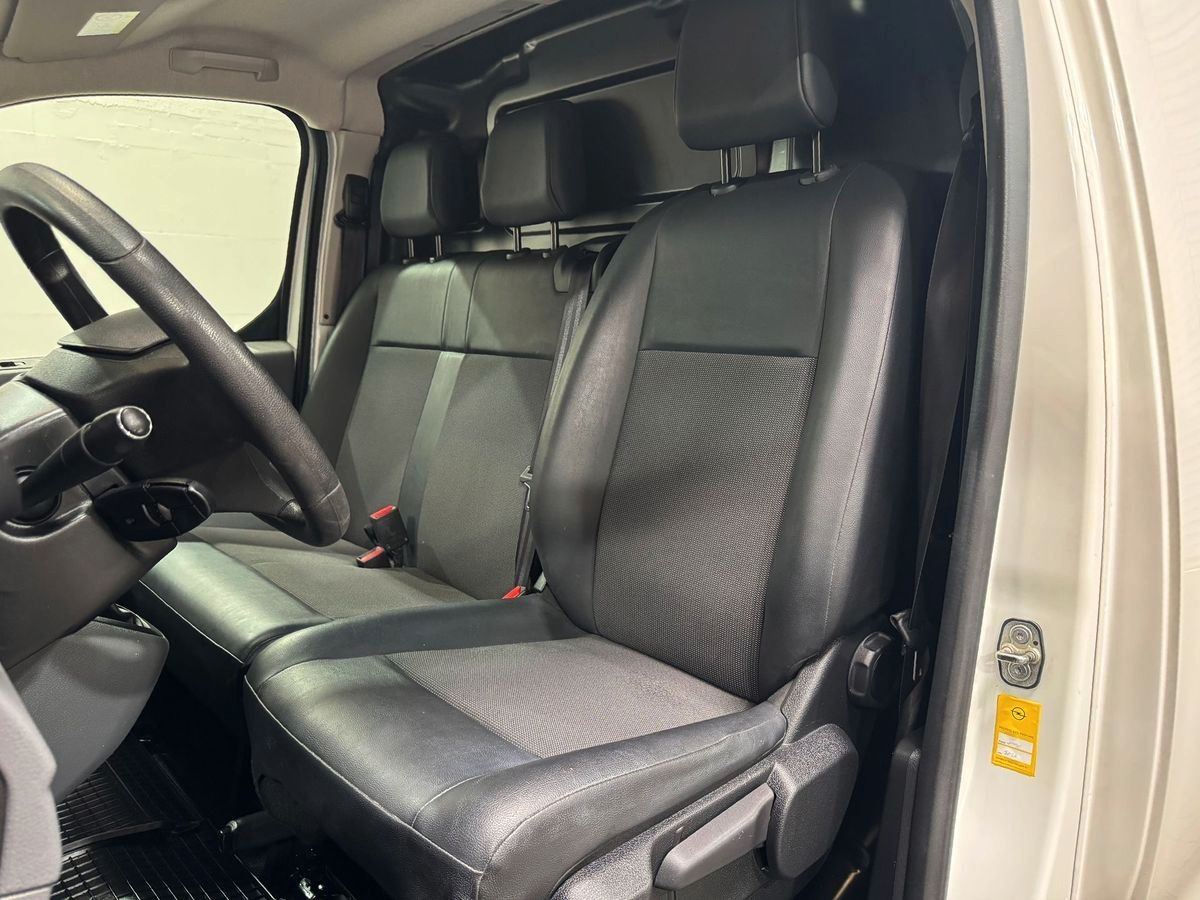 Fahrzeugabbildung Opel Vivaro Edition L3#Sortimo#Kamera#Klima#CarPlay