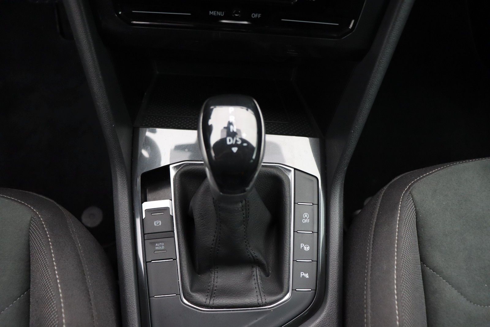 Fahrzeugabbildung Volkswagen Tiguan Elegance 2.0 ACC Matrix AHK