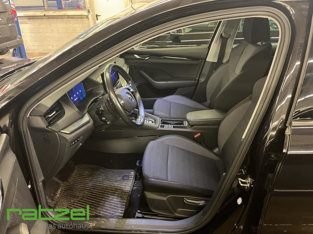 Fahrzeugabbildung SKODA Octavia Combi Ambition TDI Navi LED AHK Lane Ass