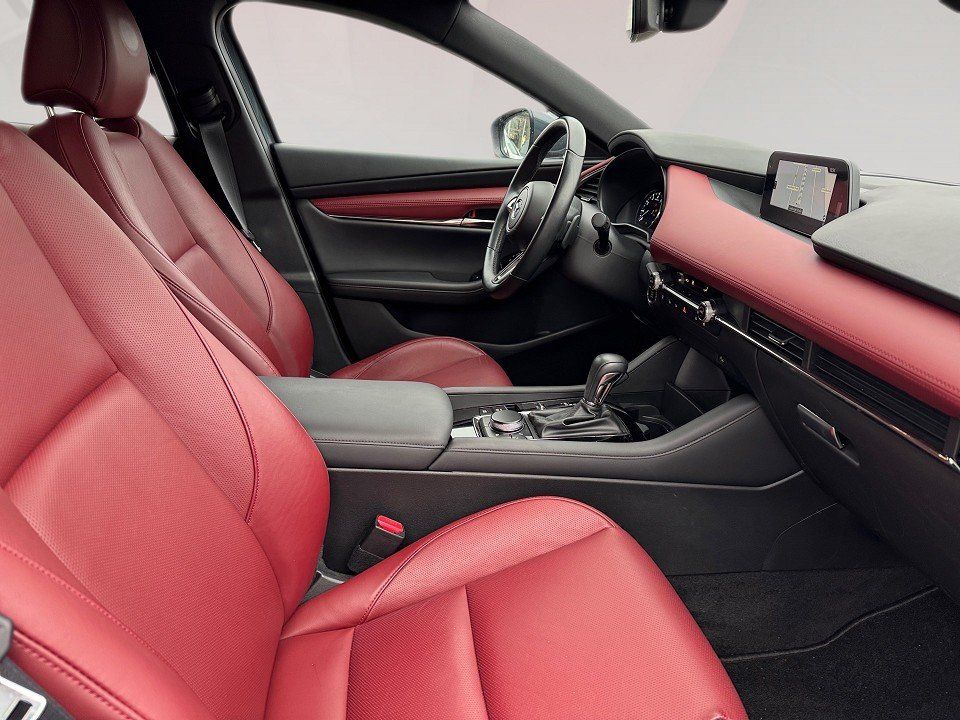 Fahrzeugabbildung Mazda 3 X 2.0i 186PS AWD A/T SELECTION DES-P PRE-P LED