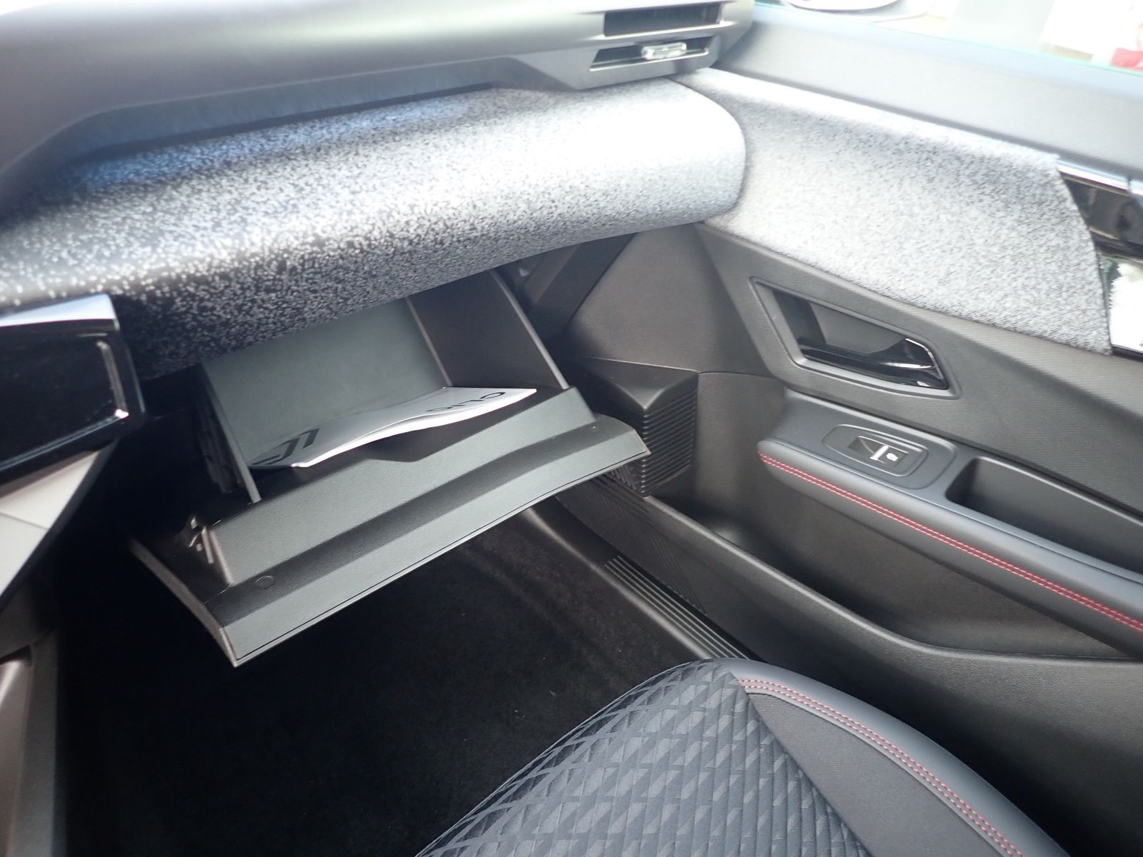 Fahrzeugabbildung Renault Clio Techno TCe 115 EDC