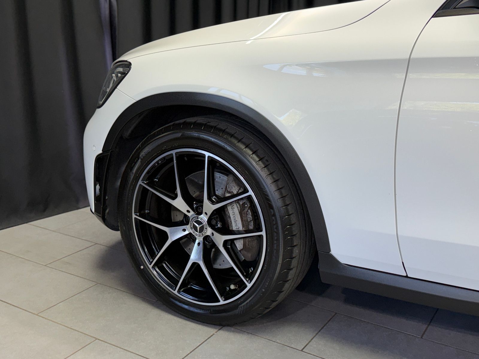 Fahrzeugabbildung Mercedes-Benz GLC 300 d Coupe 4Matic |AMG-LINE|AHK|PANO|LED