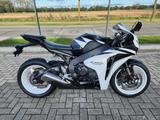 Honda CBR 1000 RR FIRE BLADE SC59 + HELM - HONDA CBR