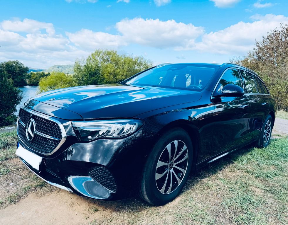 Image of Mercedes-Benz E 200
